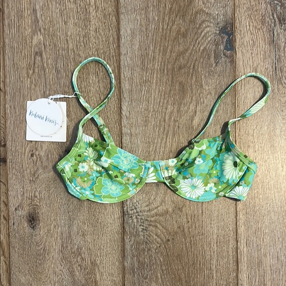 Kulani Kinis Tropical Floral Bikini Top - Picture 1 of 3